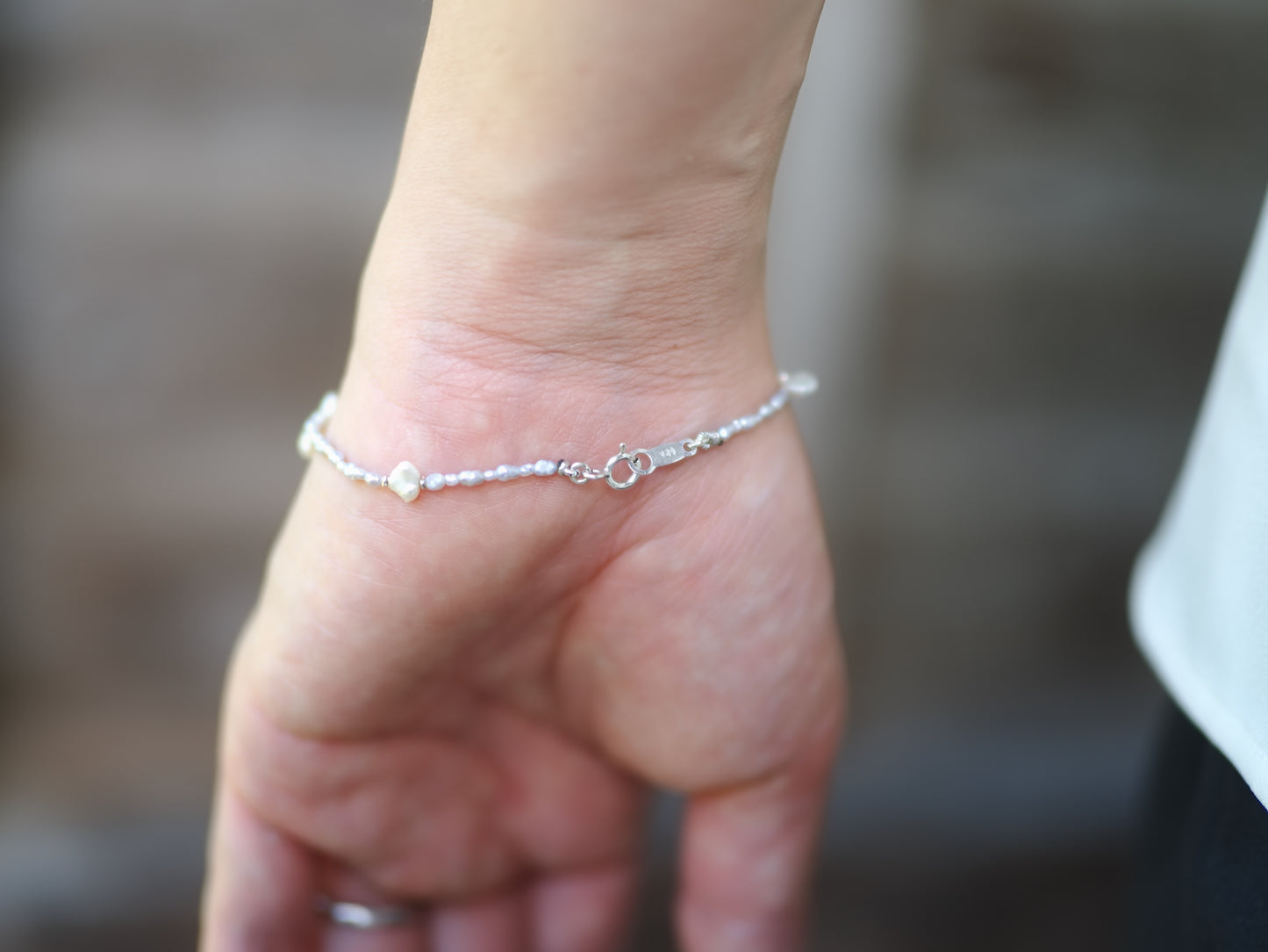 -pearl- 'beads line' bracelet