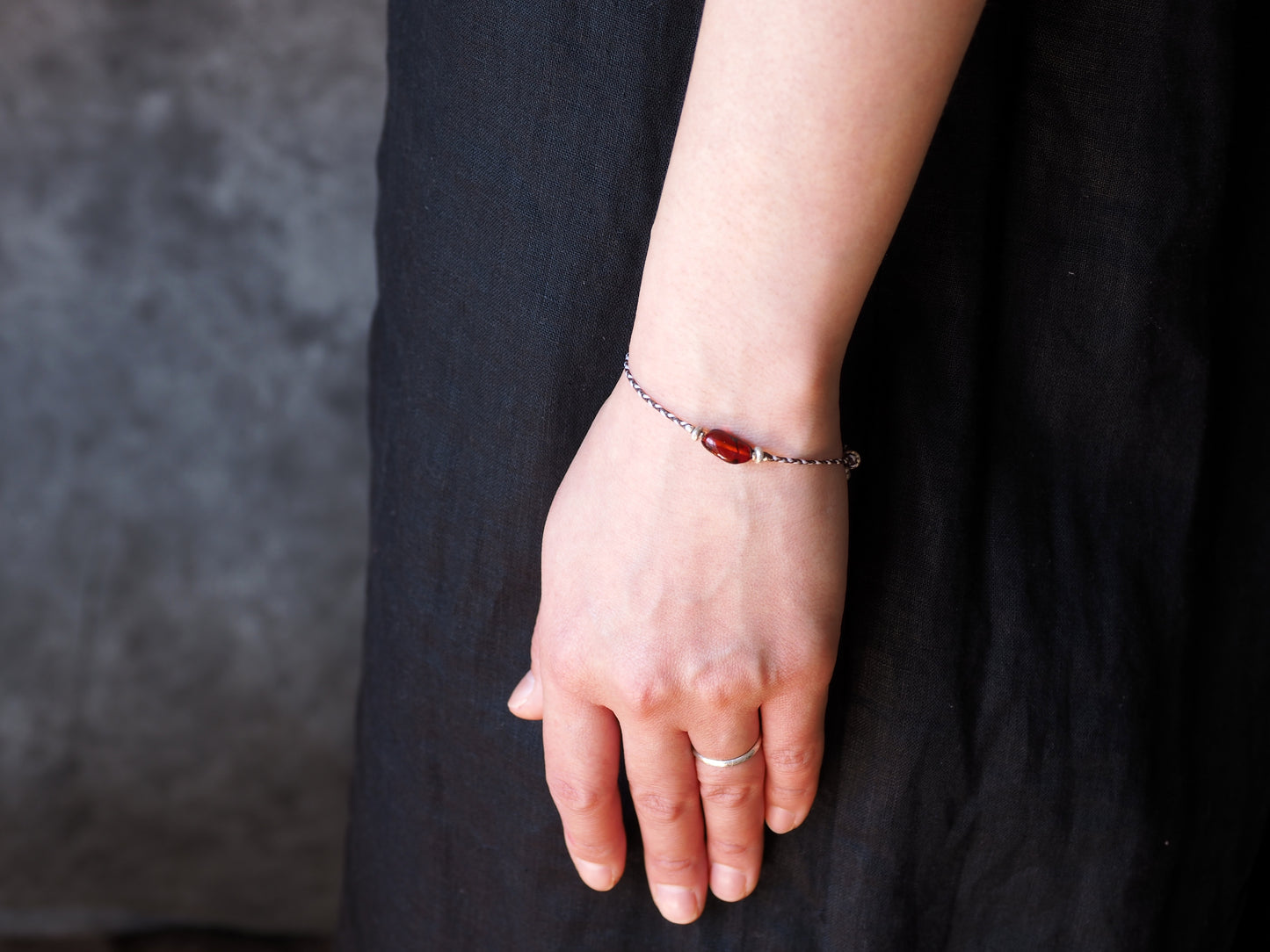 レッドアンバー 紐 ブレスレット