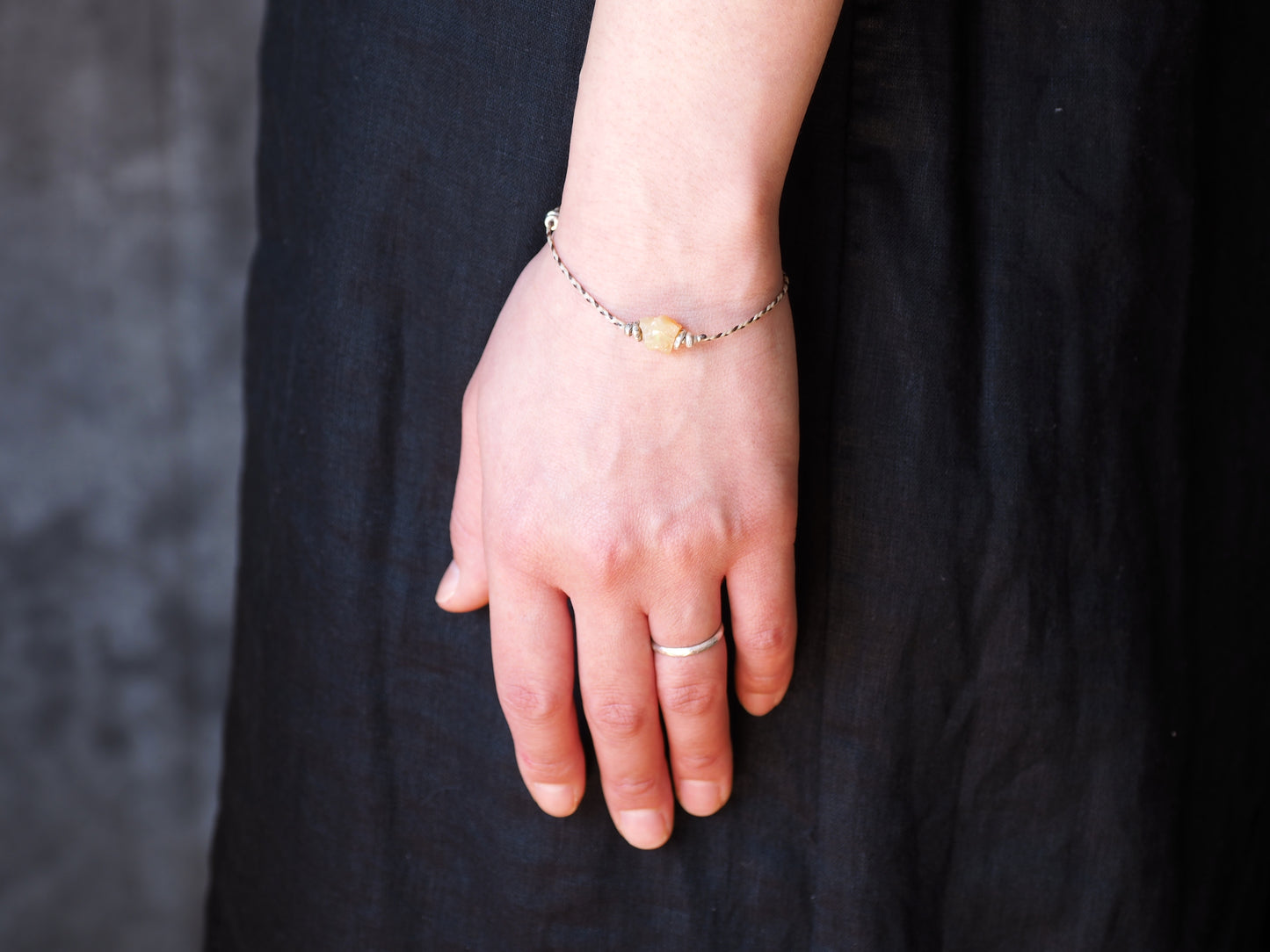 "ラフカット"オパール 紐 ブレスレット