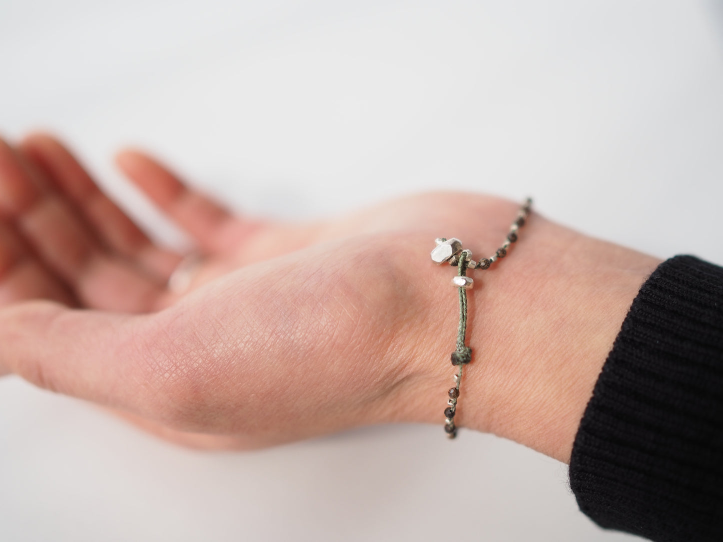 ガーネット 編み込みブレスレット【シルバー_ボルダーオパール】