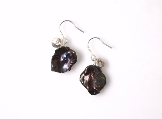-Black pearl- hooks
