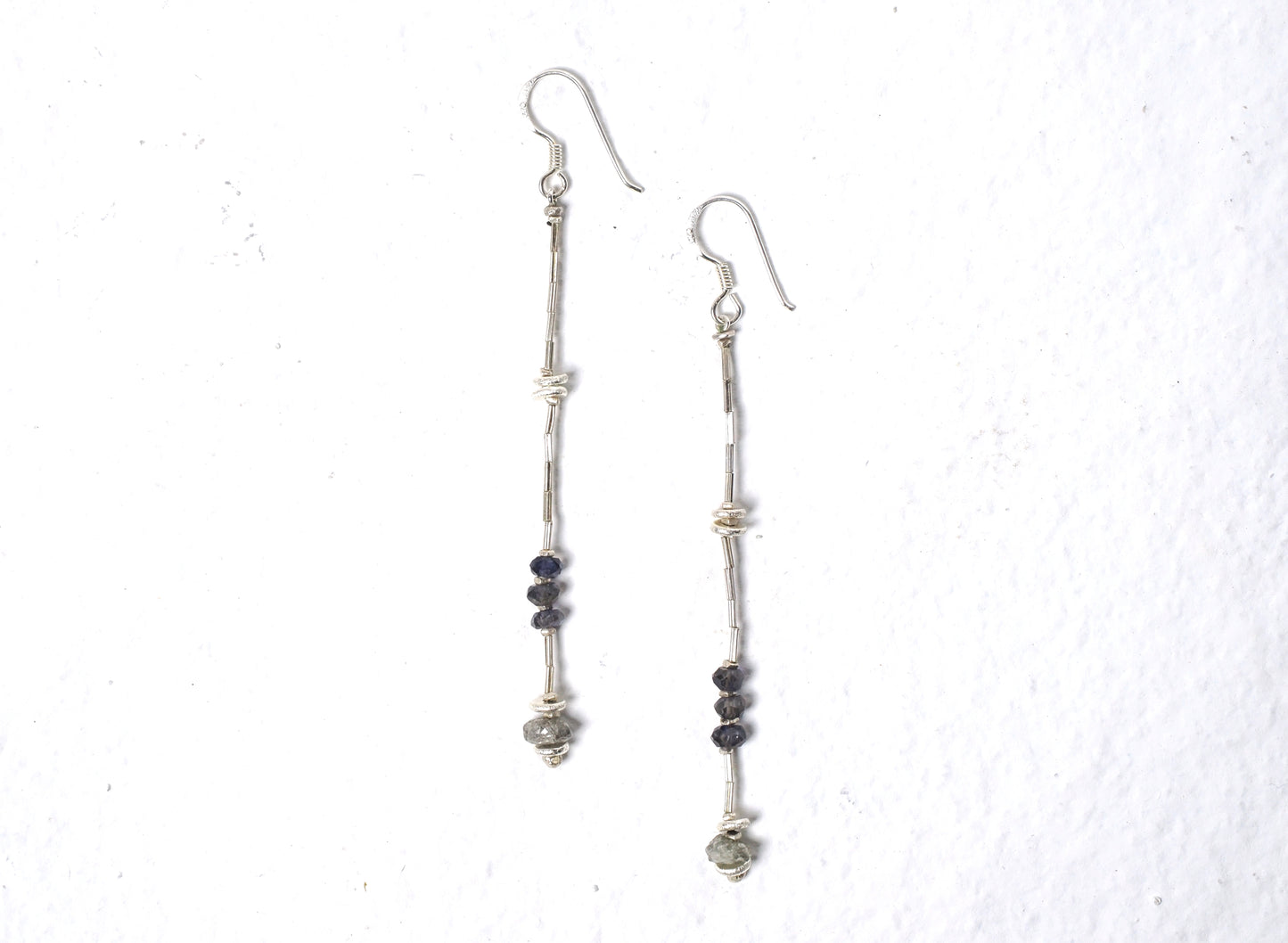 -Rough diamond・Iolite- silver hooks