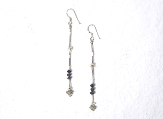 -Rough diamond・Iolite- silver hooks