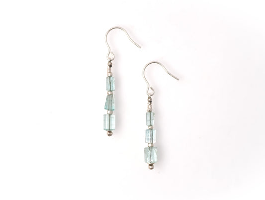 エメラルド ロングフックピアス
