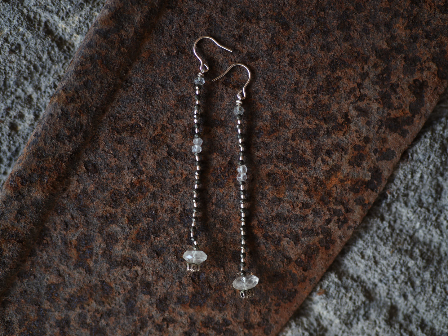 -Quartz- pyrite・silver hooks