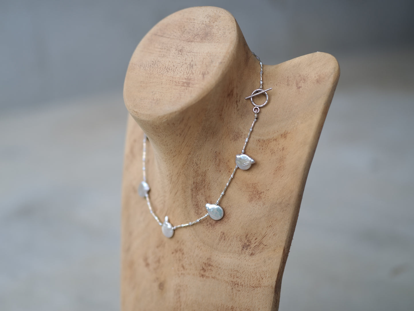 -Silver pearl- silver choker