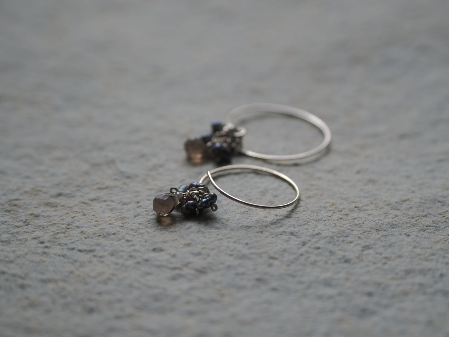 -Smoky quartz・Black pearl- hoops