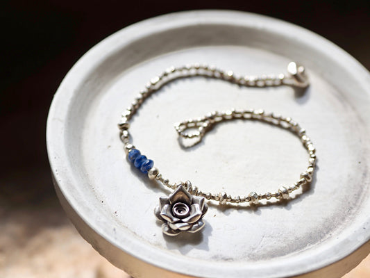 -Flower charm・Blue sapphire- silver bracelet