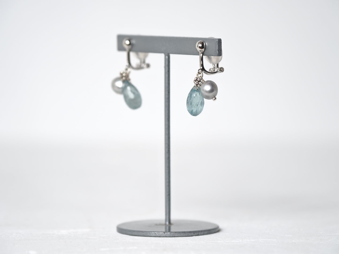 -Sky kyanite・Silver pearl- clips