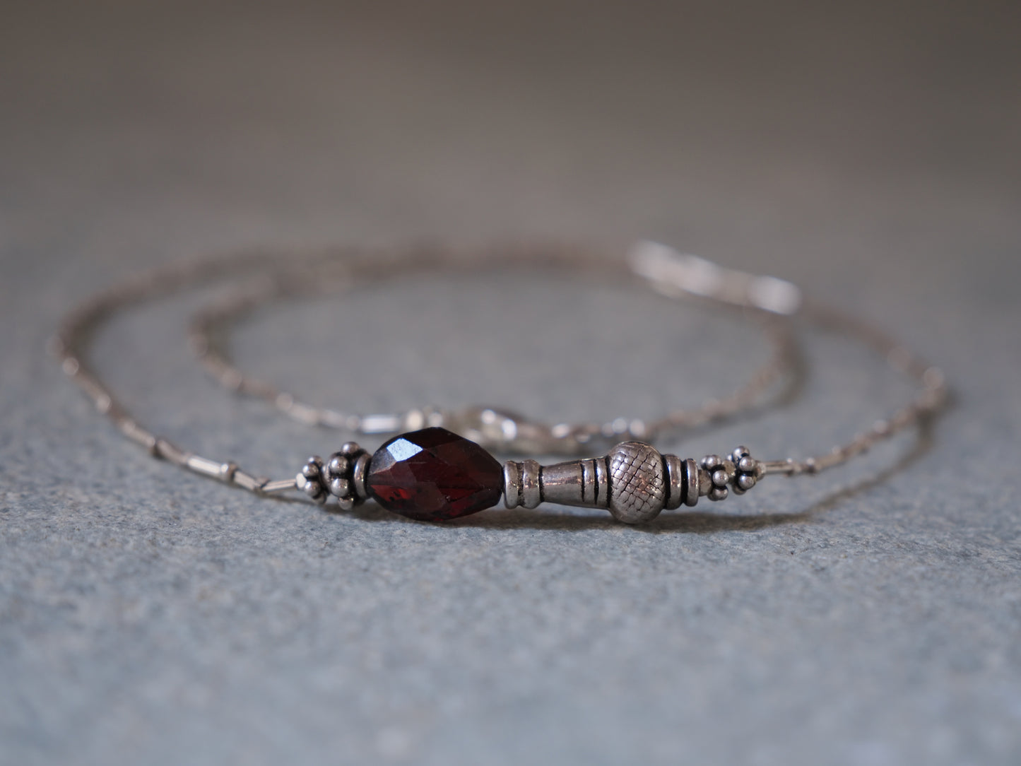 -Garnet・India silver- silver choker