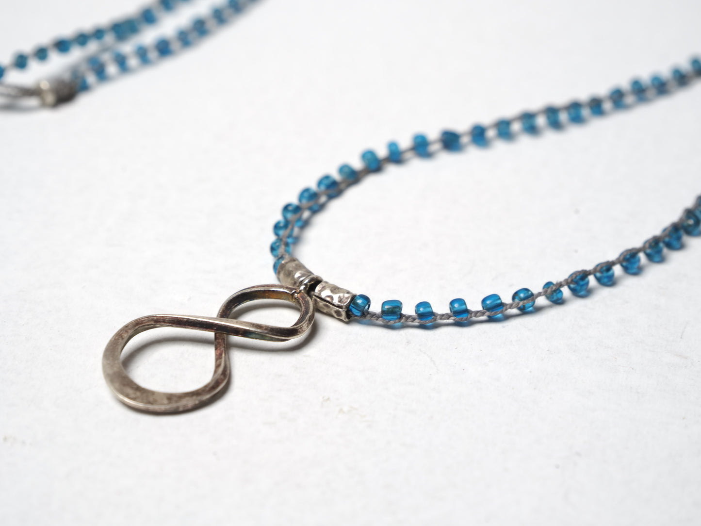 -Silver- 'Bonda beads' braid