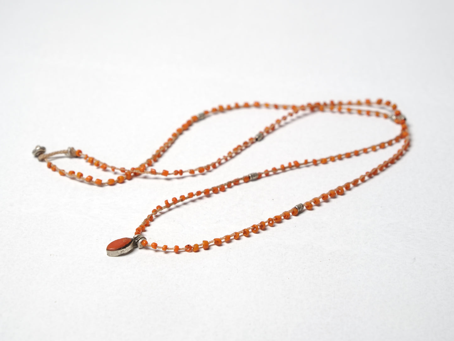 -Coral- 'Bonda beads' braid