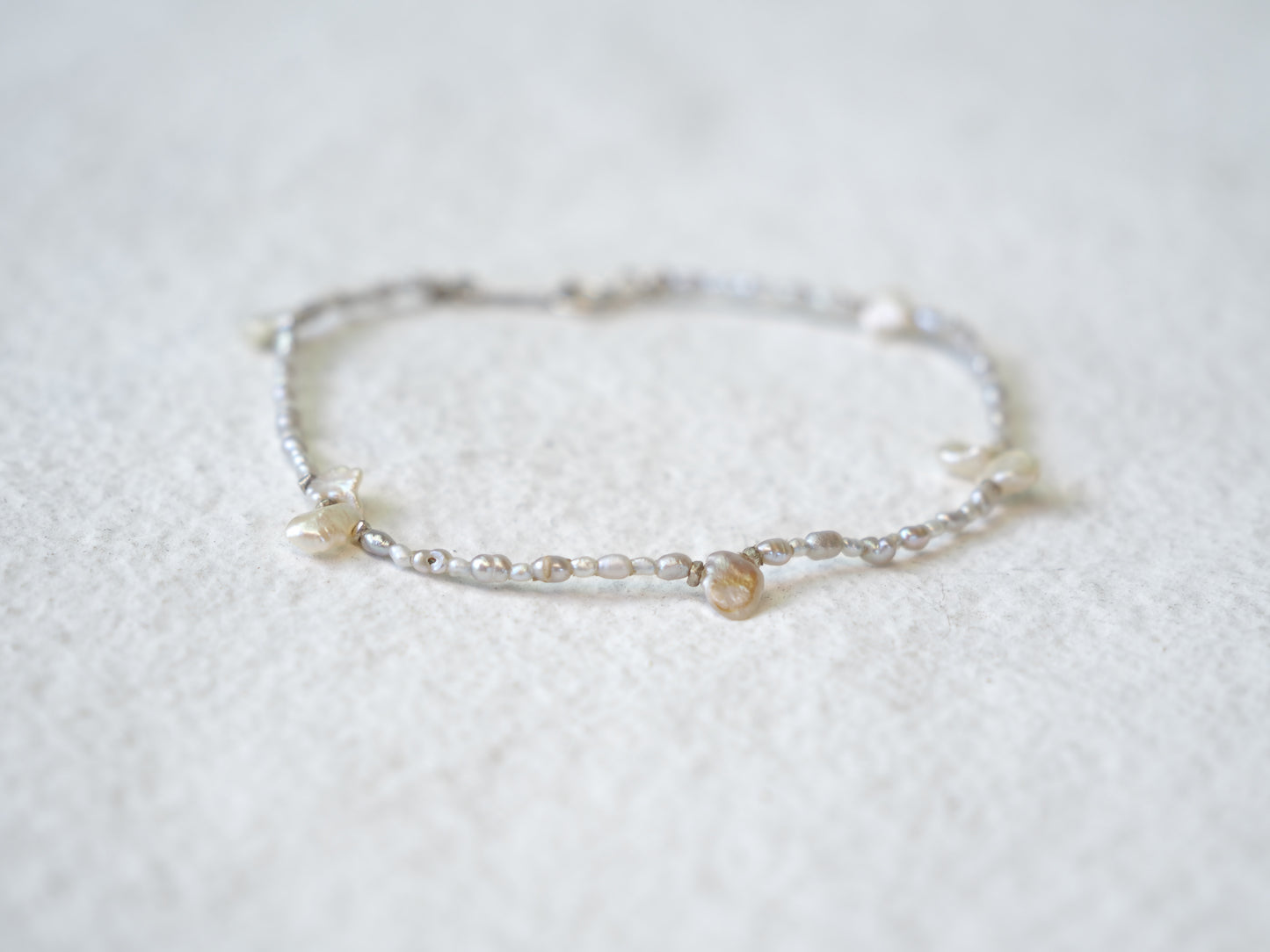 -pearl- 'beads line' bracelet