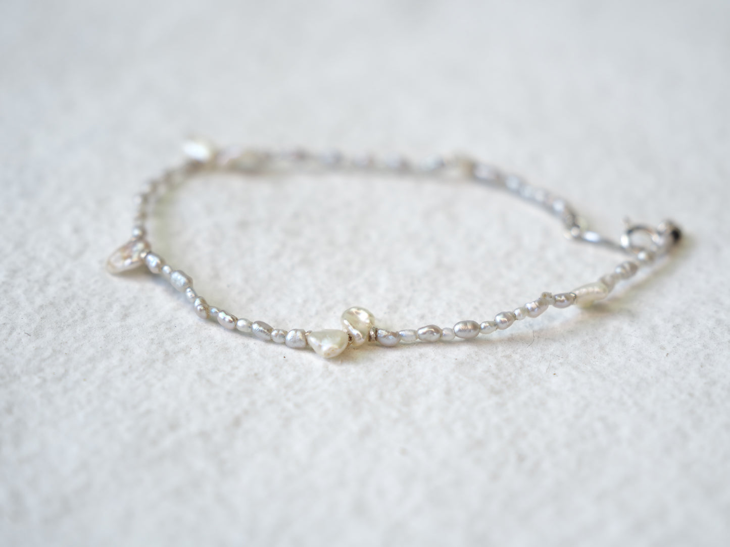 -pearl- 'beads line' bracelet