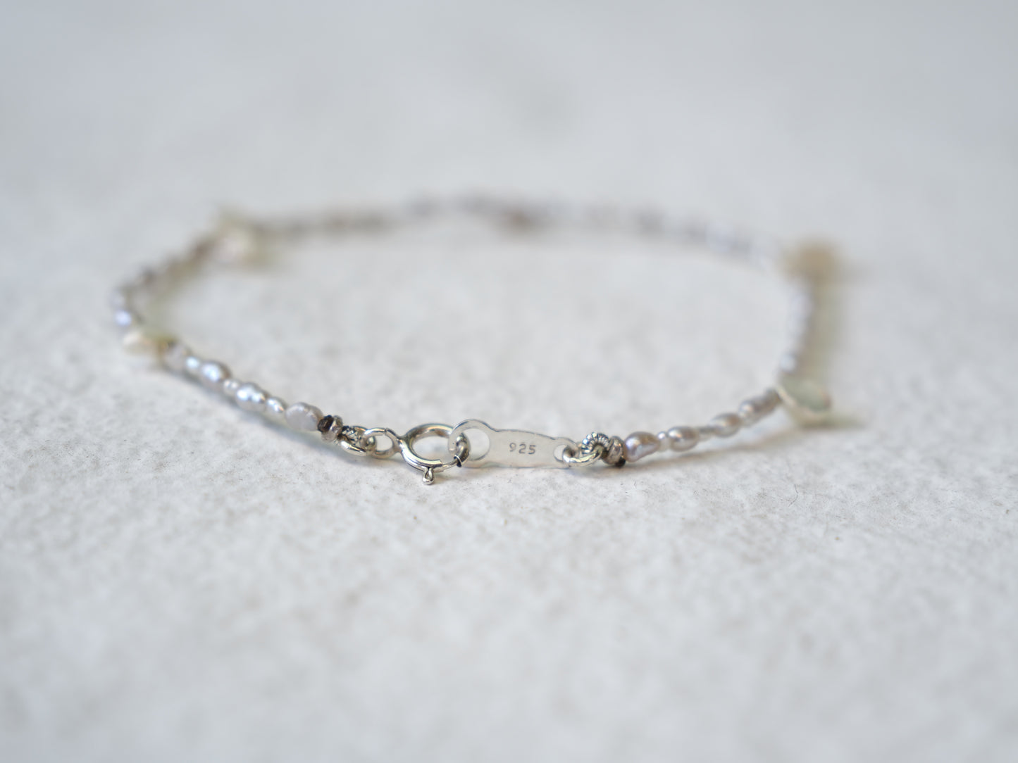 -pearl- 'beads line' bracelet