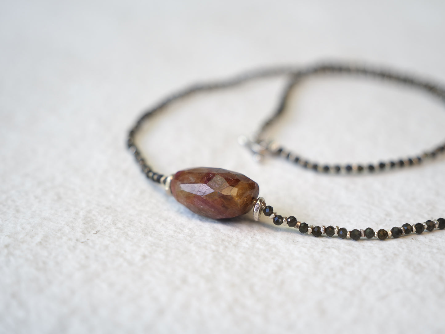 -Tourmarine- 'beads line' necklace