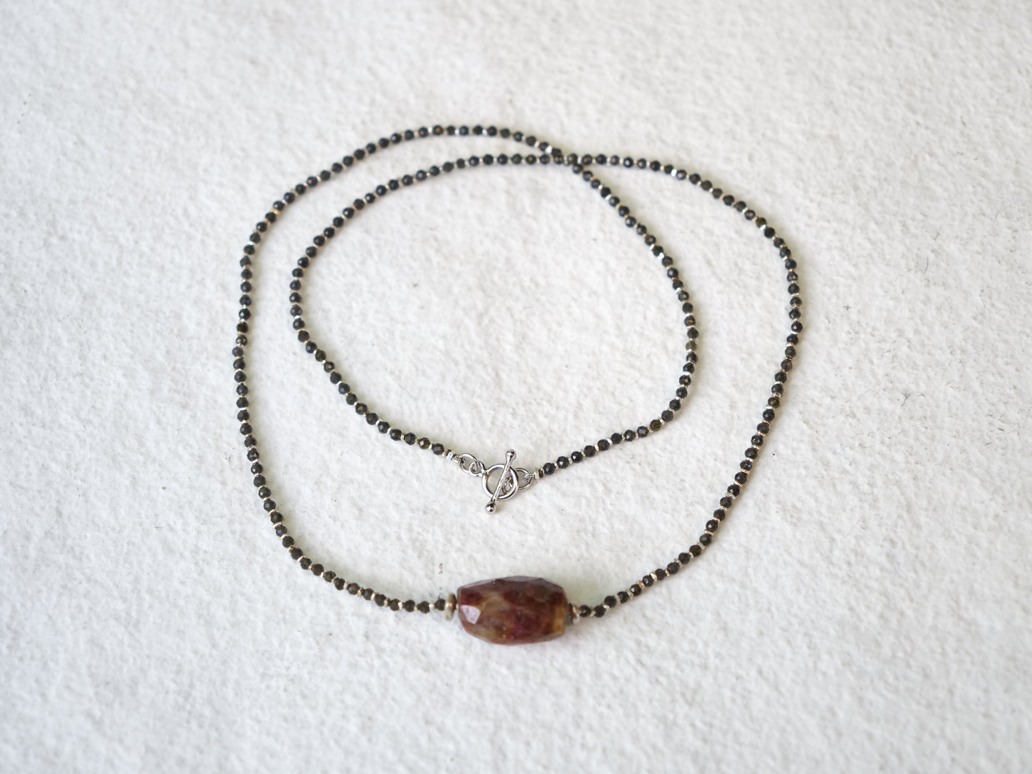 -Tourmarine- 'beads line' necklace