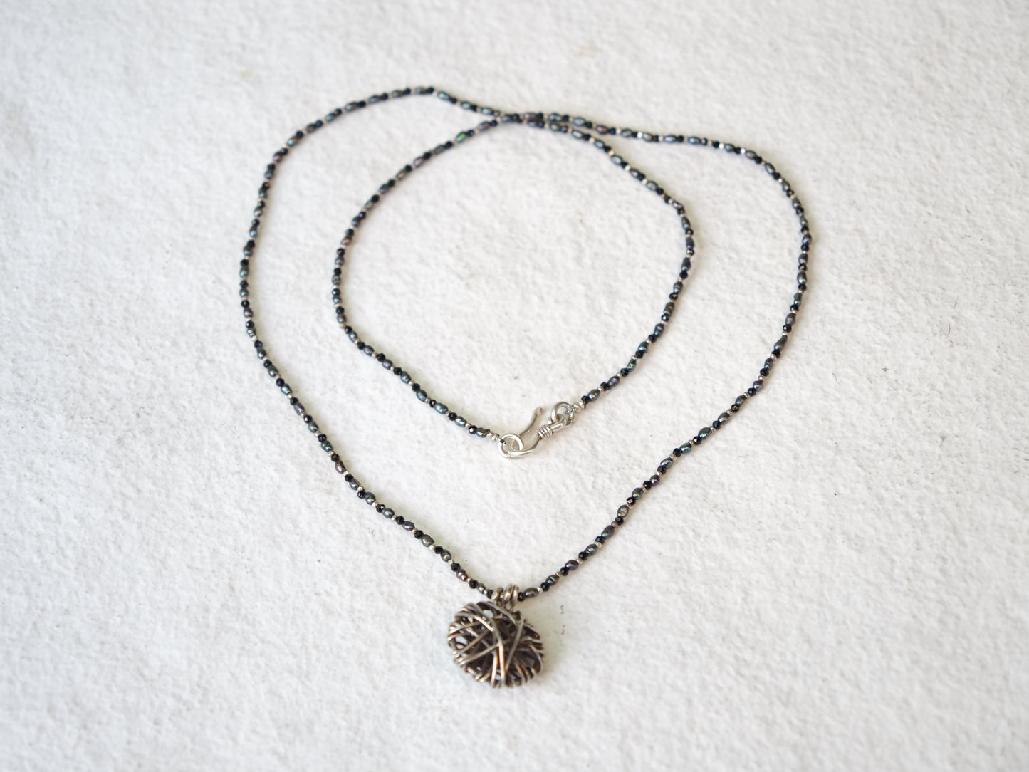 -Karensilver charm- 'beads line' pendant