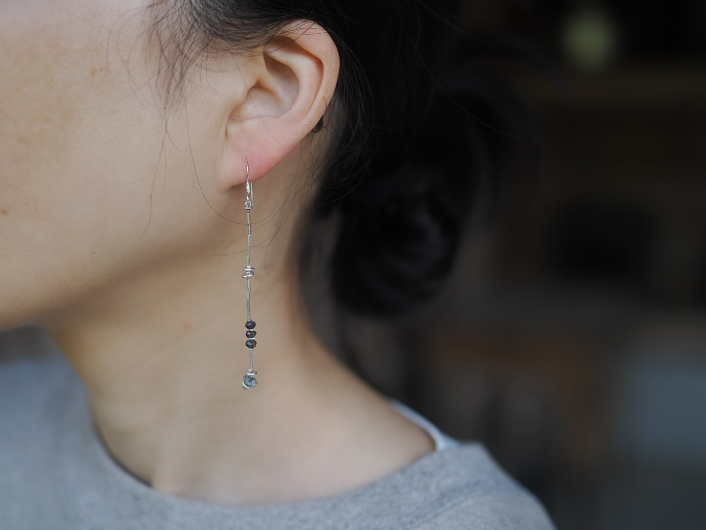 -Rough diamond・Iolite- silver hooks
