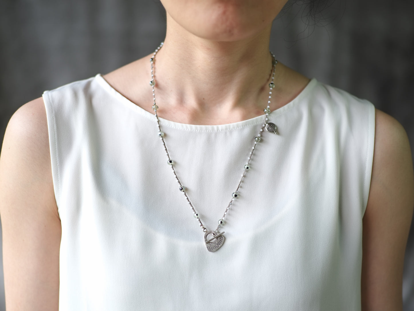 -Eye beads・Howlite- braid mantel necklace