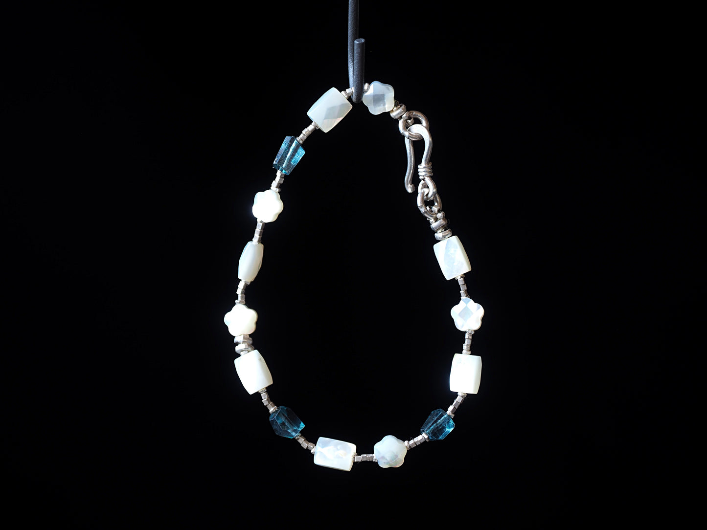 -white shell・london_blue topaz- bracelet