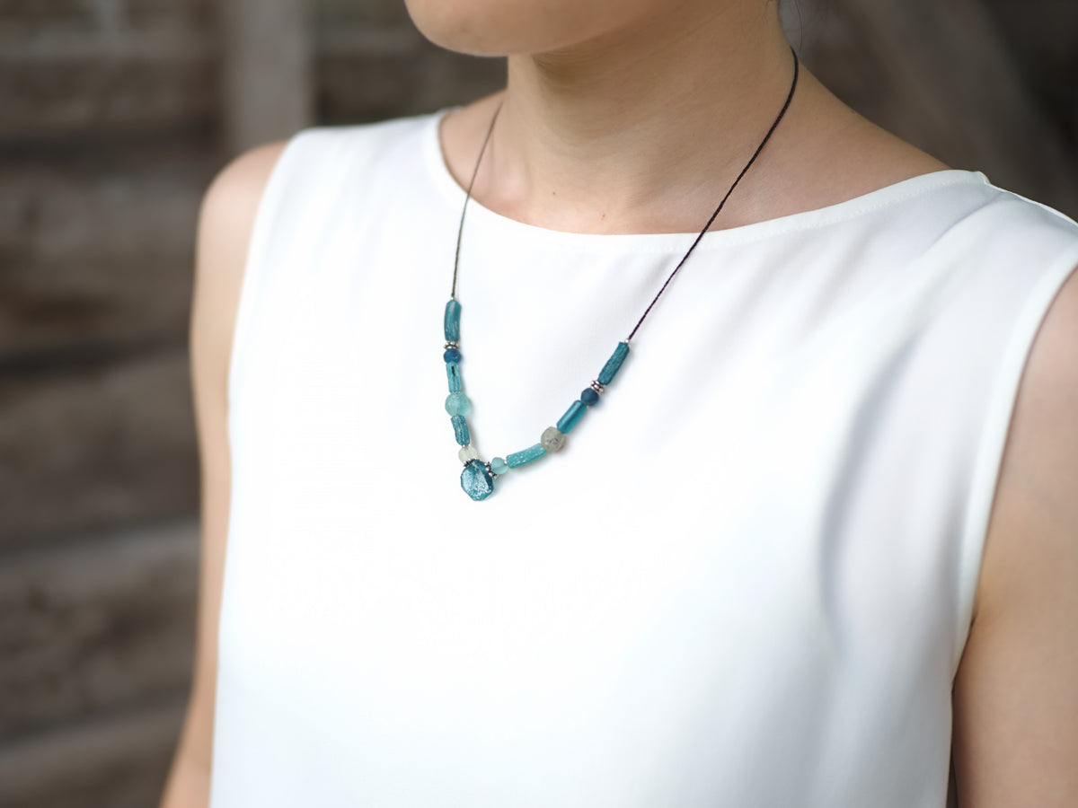 -Romanglass- code necklace