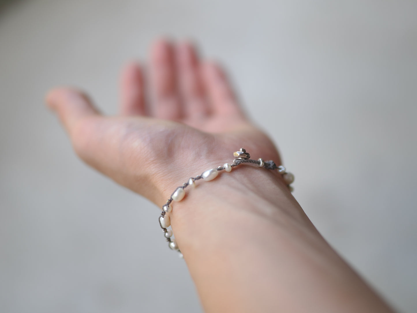 -Andesine labradorite- 'pearl・silver' braid