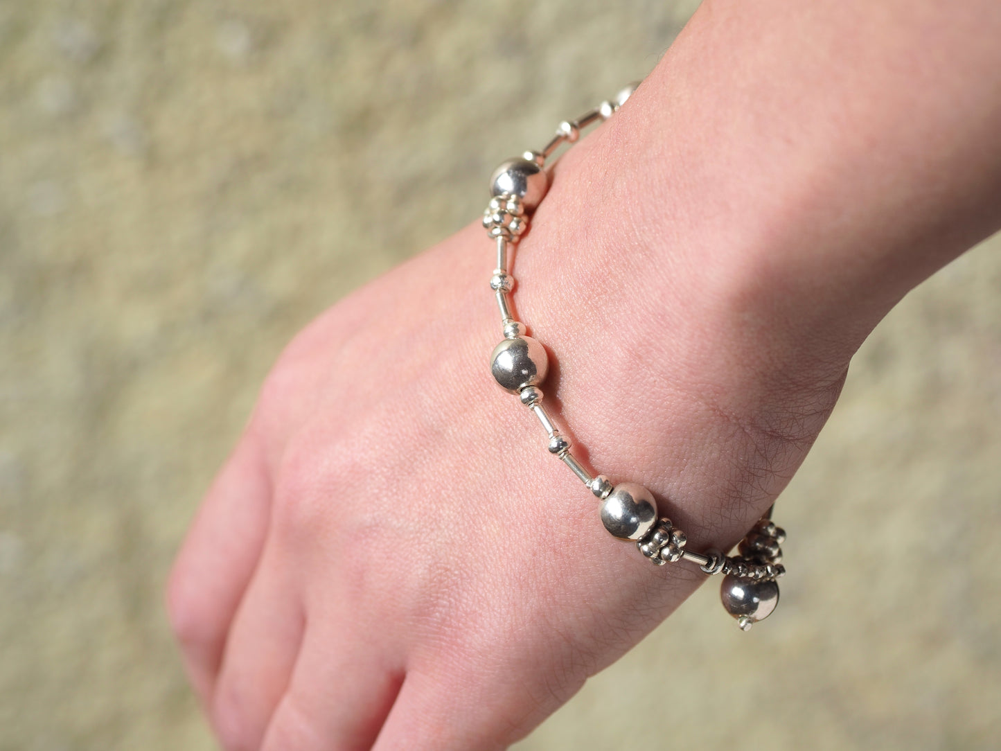 Silver bracelet 'ball design'