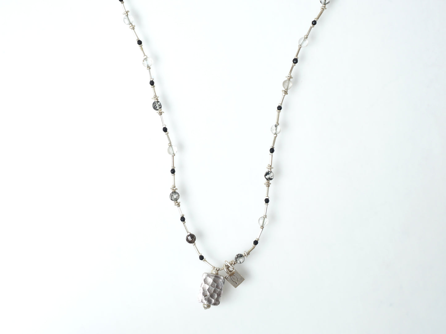 [Natural stone_silver] Semi-long necklace
