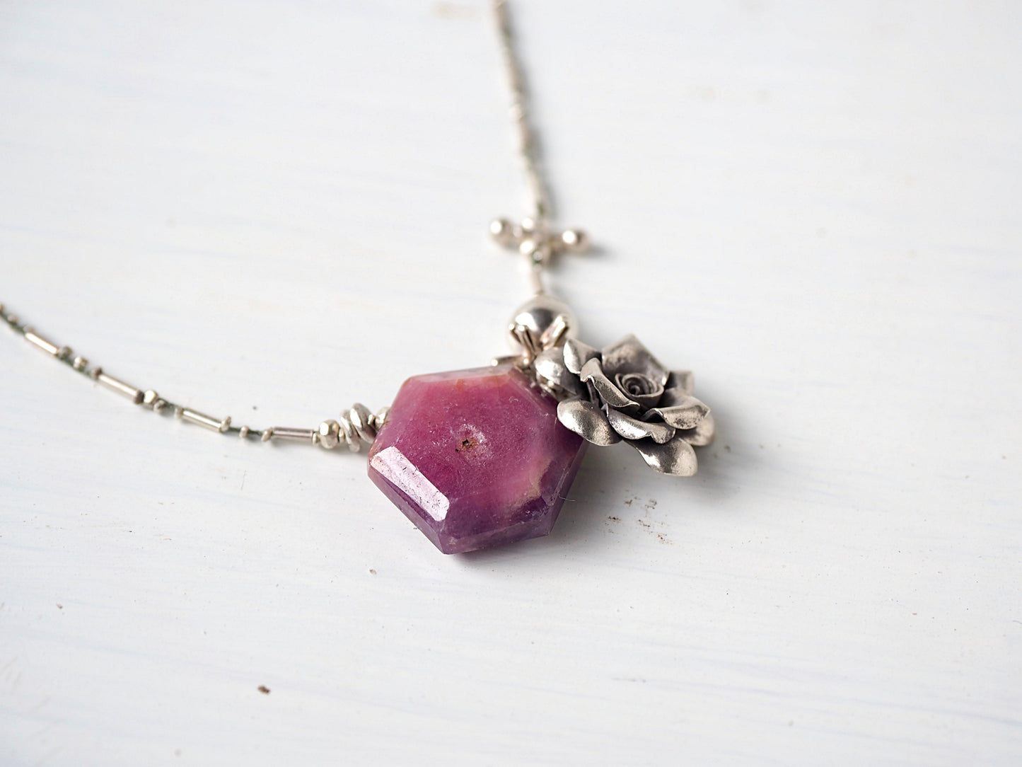 [Large Ruby x Flower Charm] Silver "Braided" Necklace 