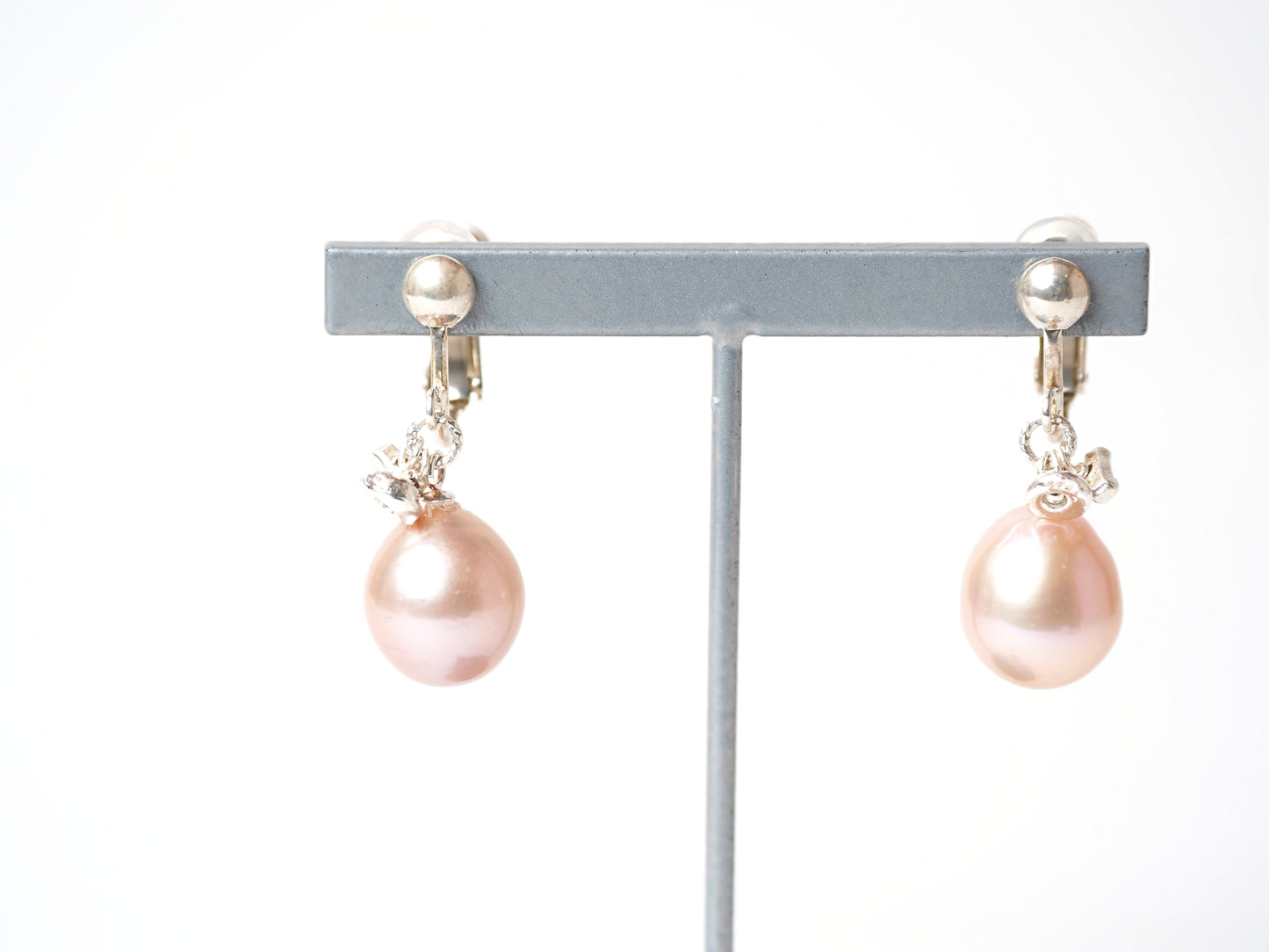lavender pearl earrings 