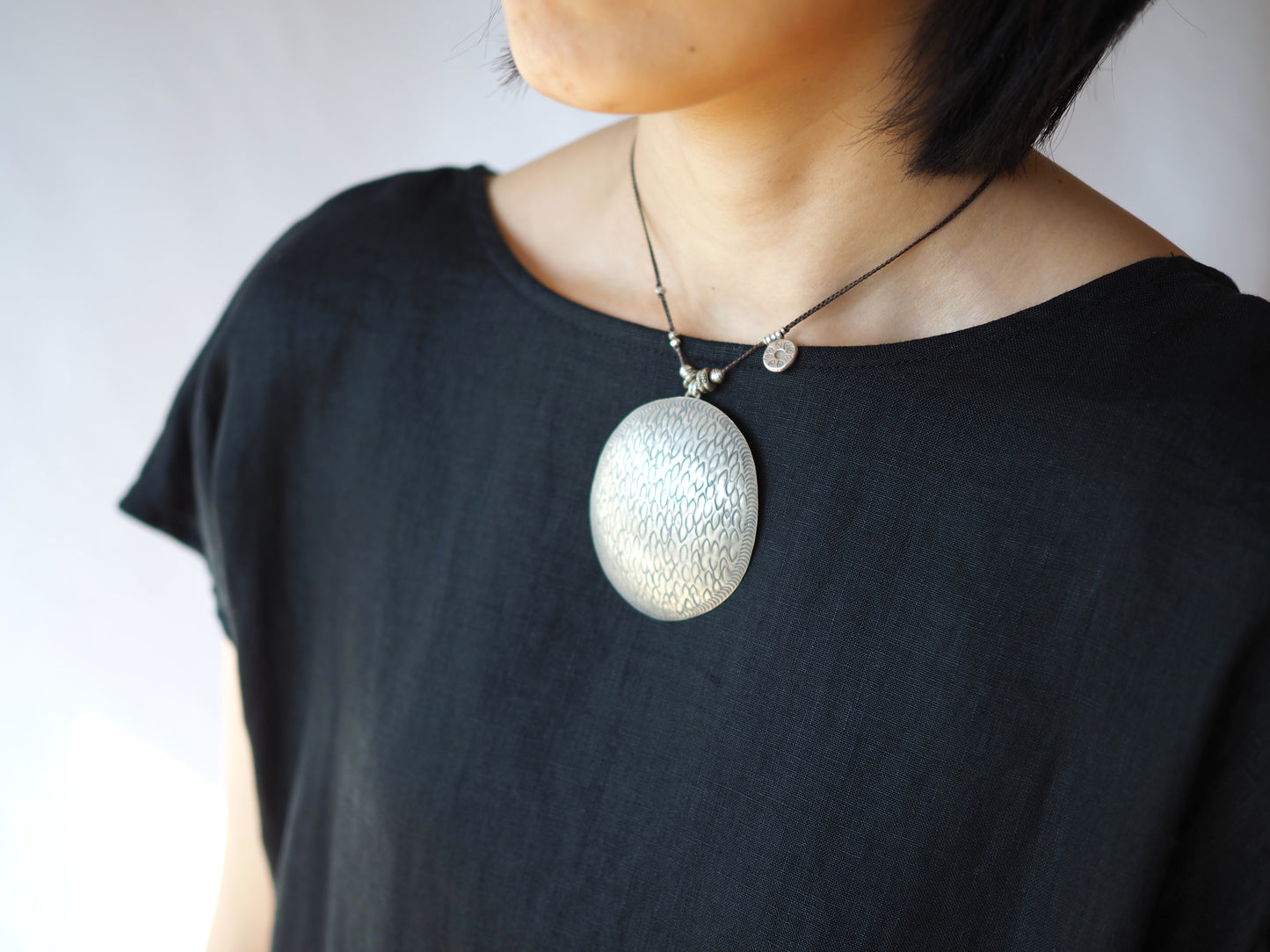 "Oversized" Silver Top Necklace 