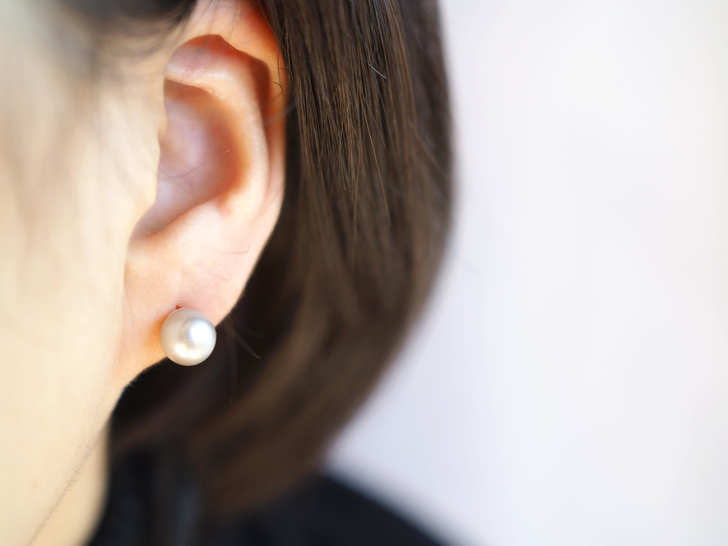 silver pearl stud earrings 