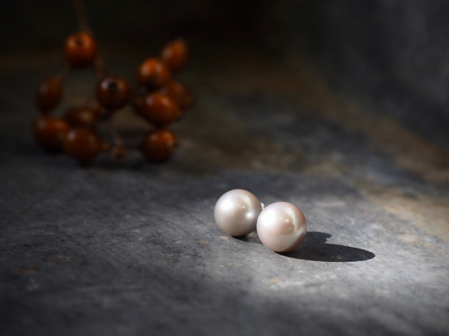 silver pearl stud earrings 